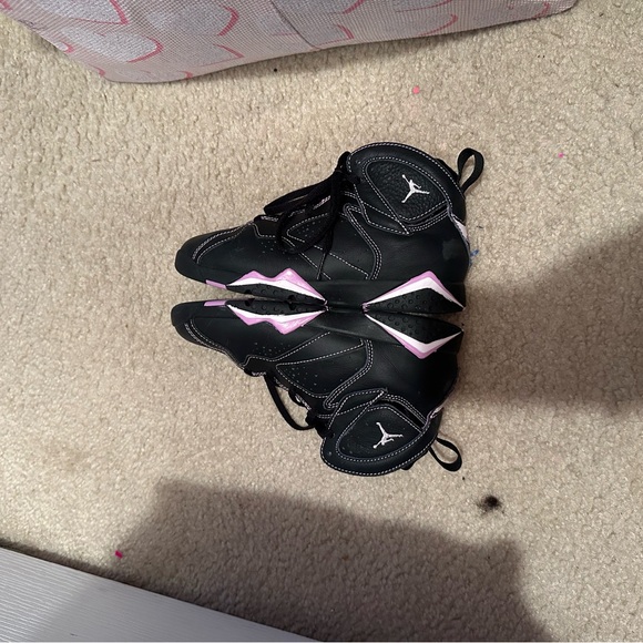 Jordan Kids Sneakers in Black and Pink - Picture 6 of 8